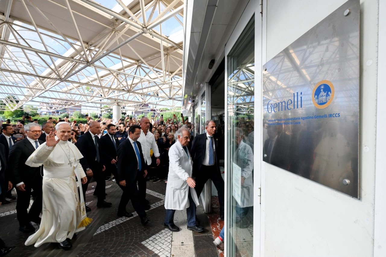 El Papa León XIV ingresa al hospital para extirparle nódulo pulmonar