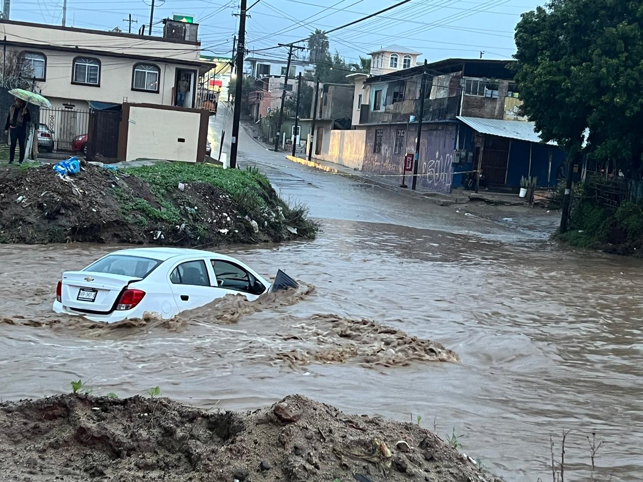 Sube a siete la cifra de muertos por el ciclón Rachel en Baja California