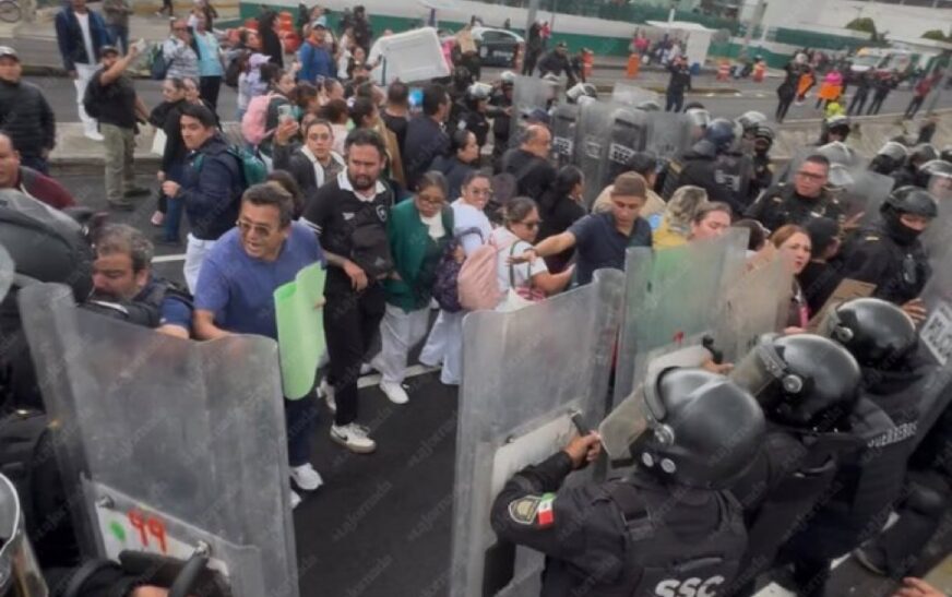 Grupo Zorros de la SSC retira bloqueos de trabajadores del IMSS en CDMX