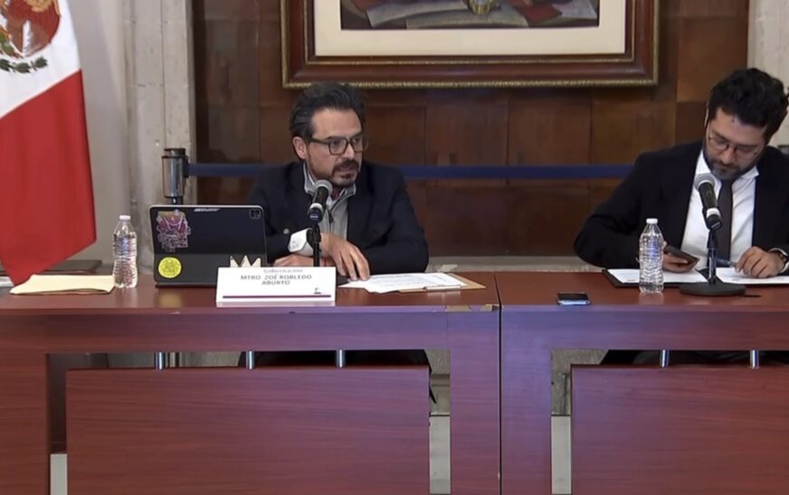 Zoé Robledo anuncia que atenderá todas las demandas de personal de salud inconforme